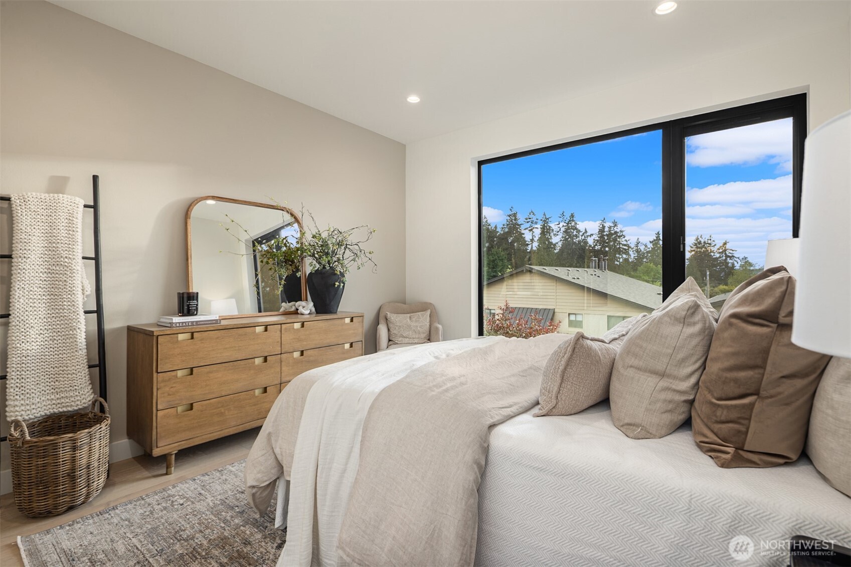 614 5th Avenue S Unit: C106