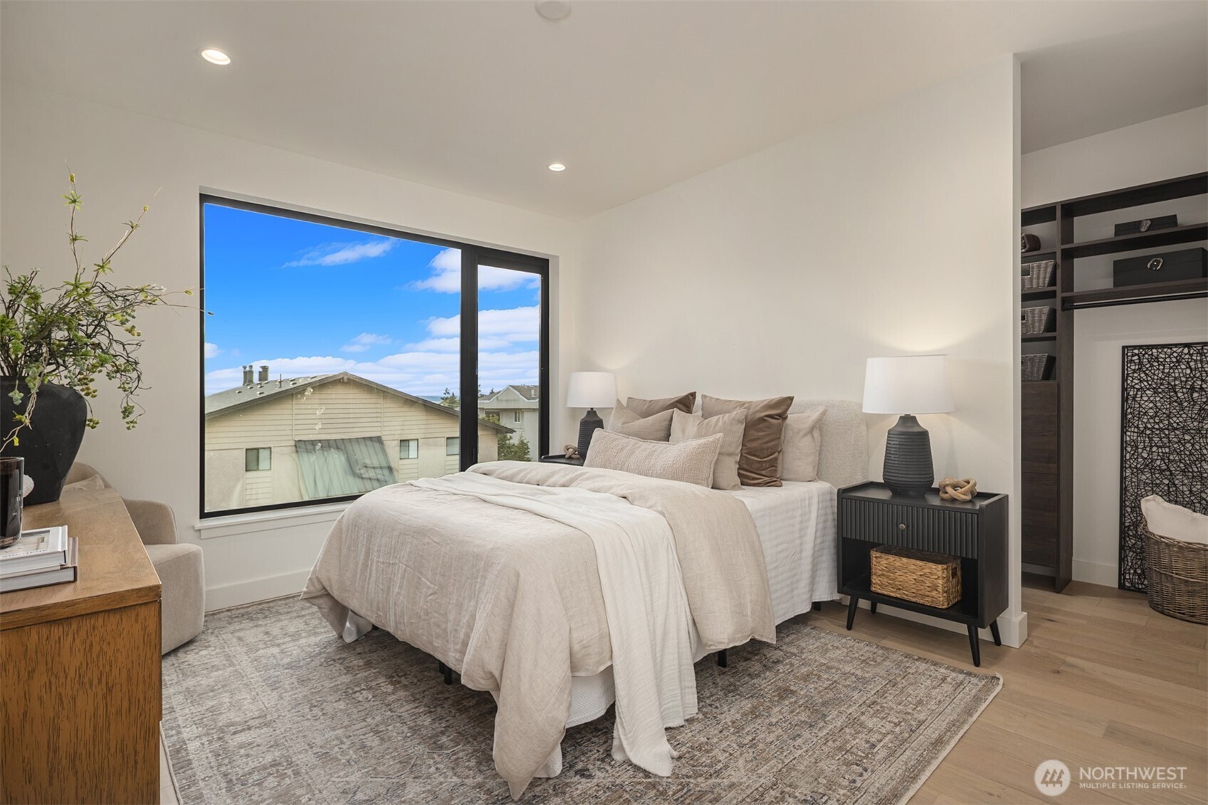 614 5th Avenue S Unit: C106