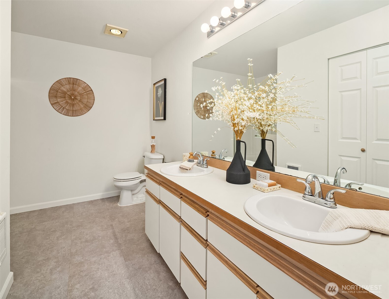 9210 Market Pl Unit: D201
