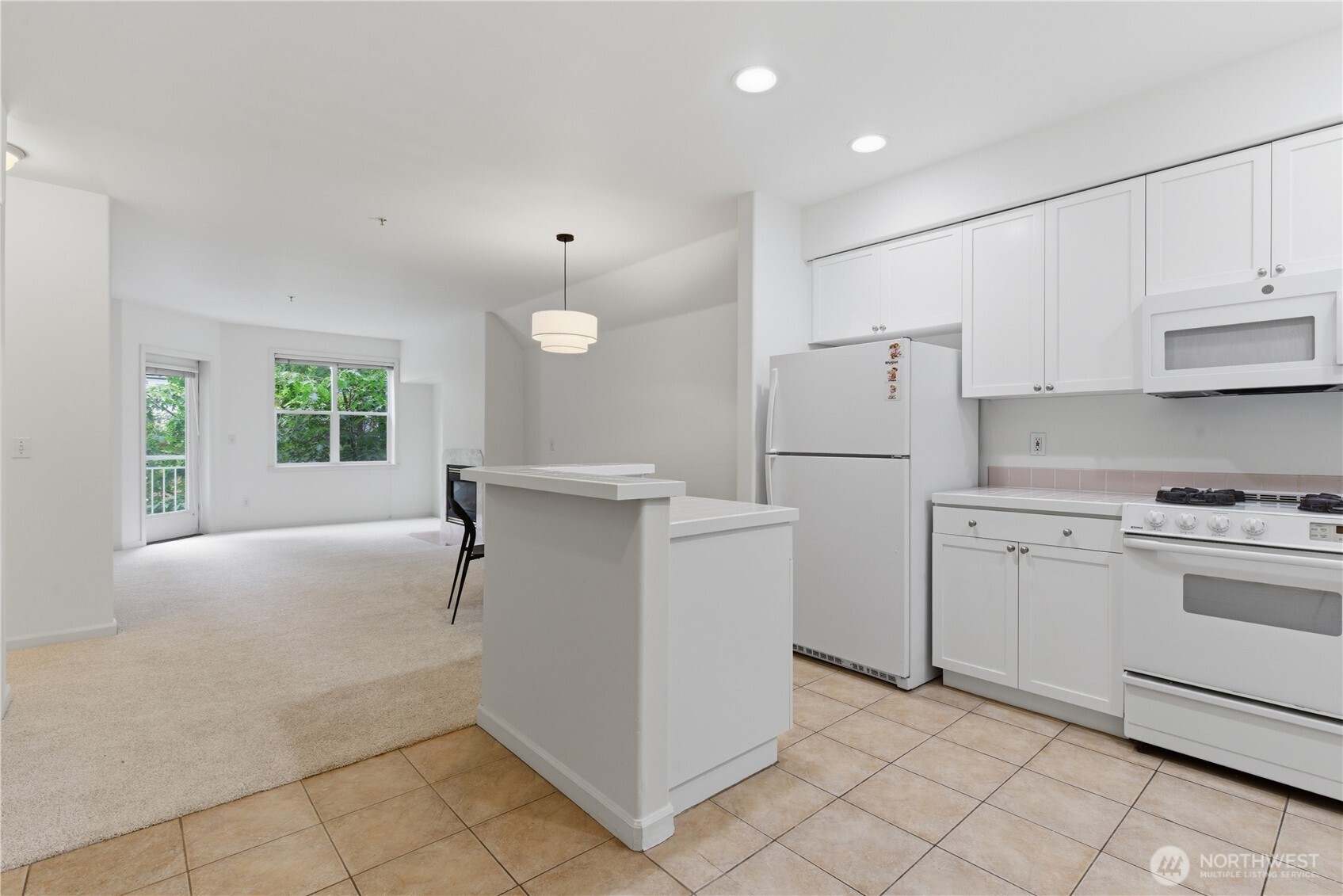 4722 12th Avenue NE Unit: 201