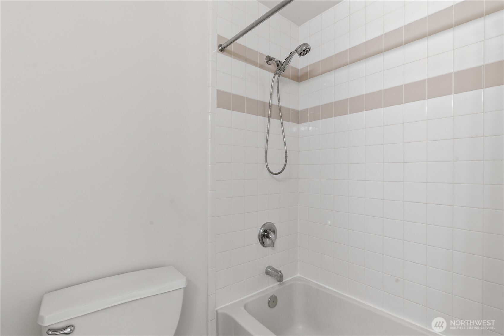 4722 12th Avenue NE Unit: 201