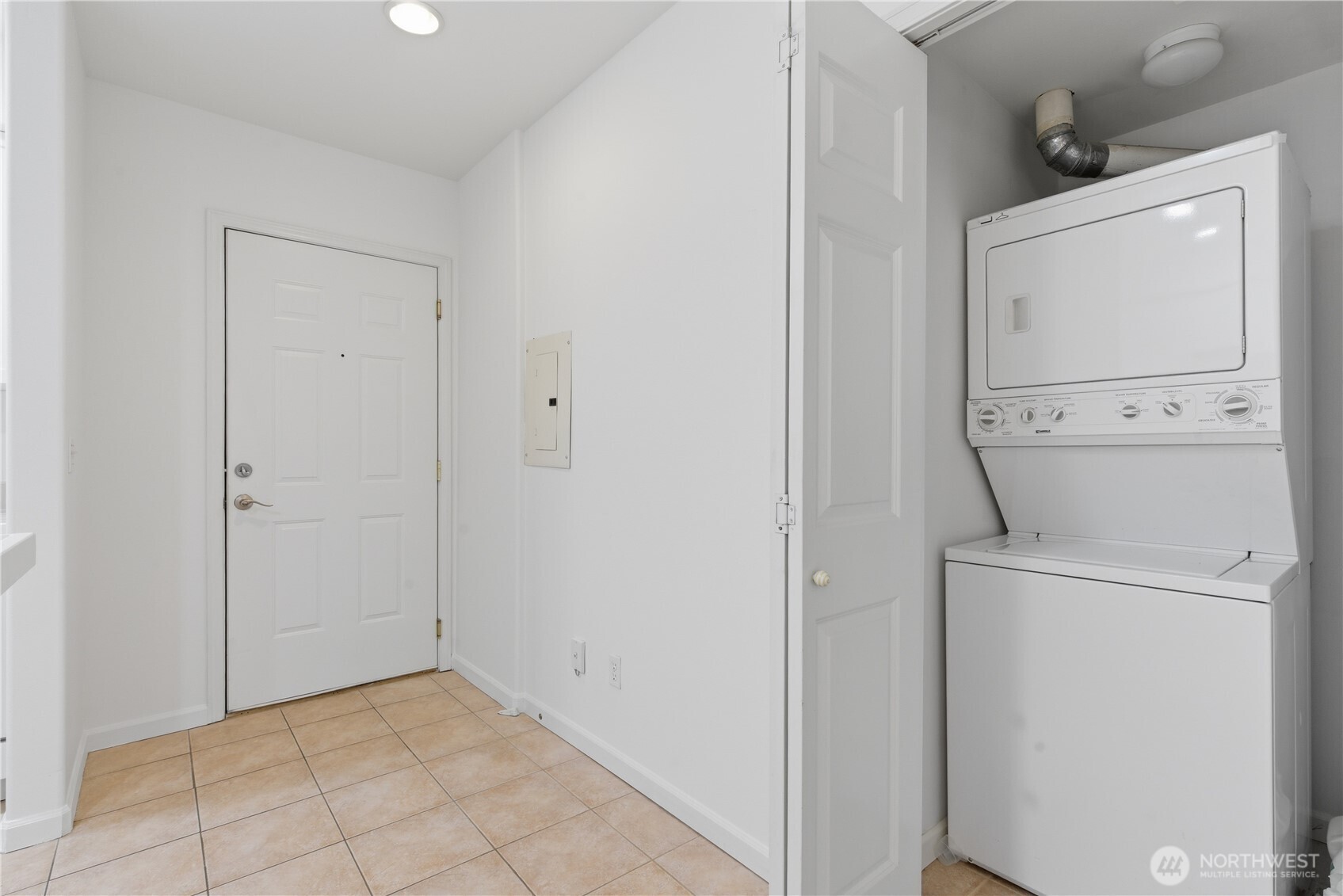 4722 12th Avenue NE Unit: 201