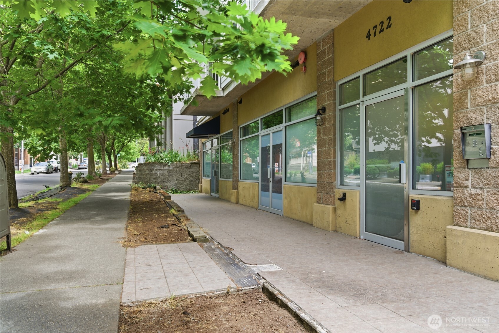 4722 12th Avenue NE Unit: 201