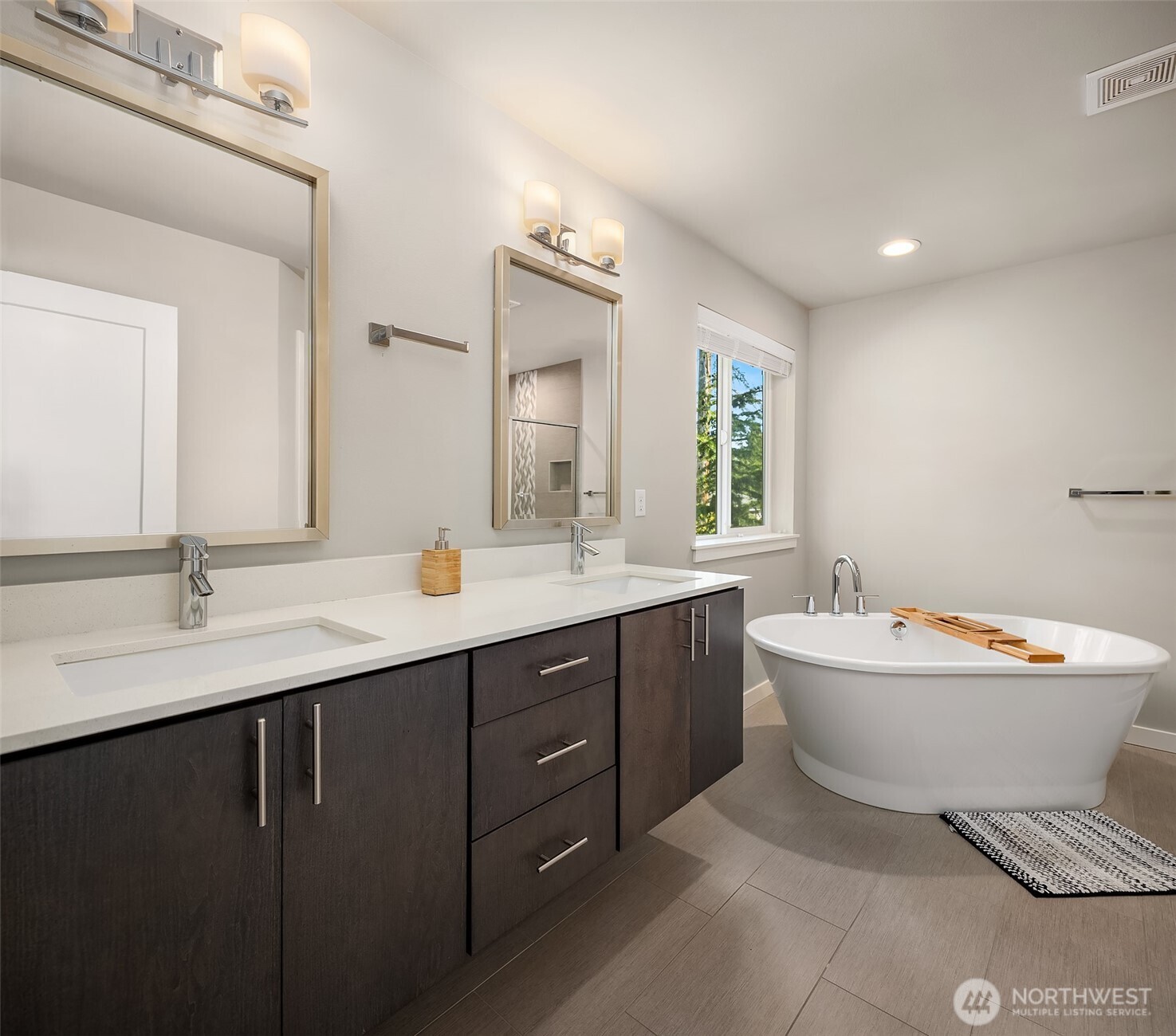 8609 244th Street SW Unit: 11