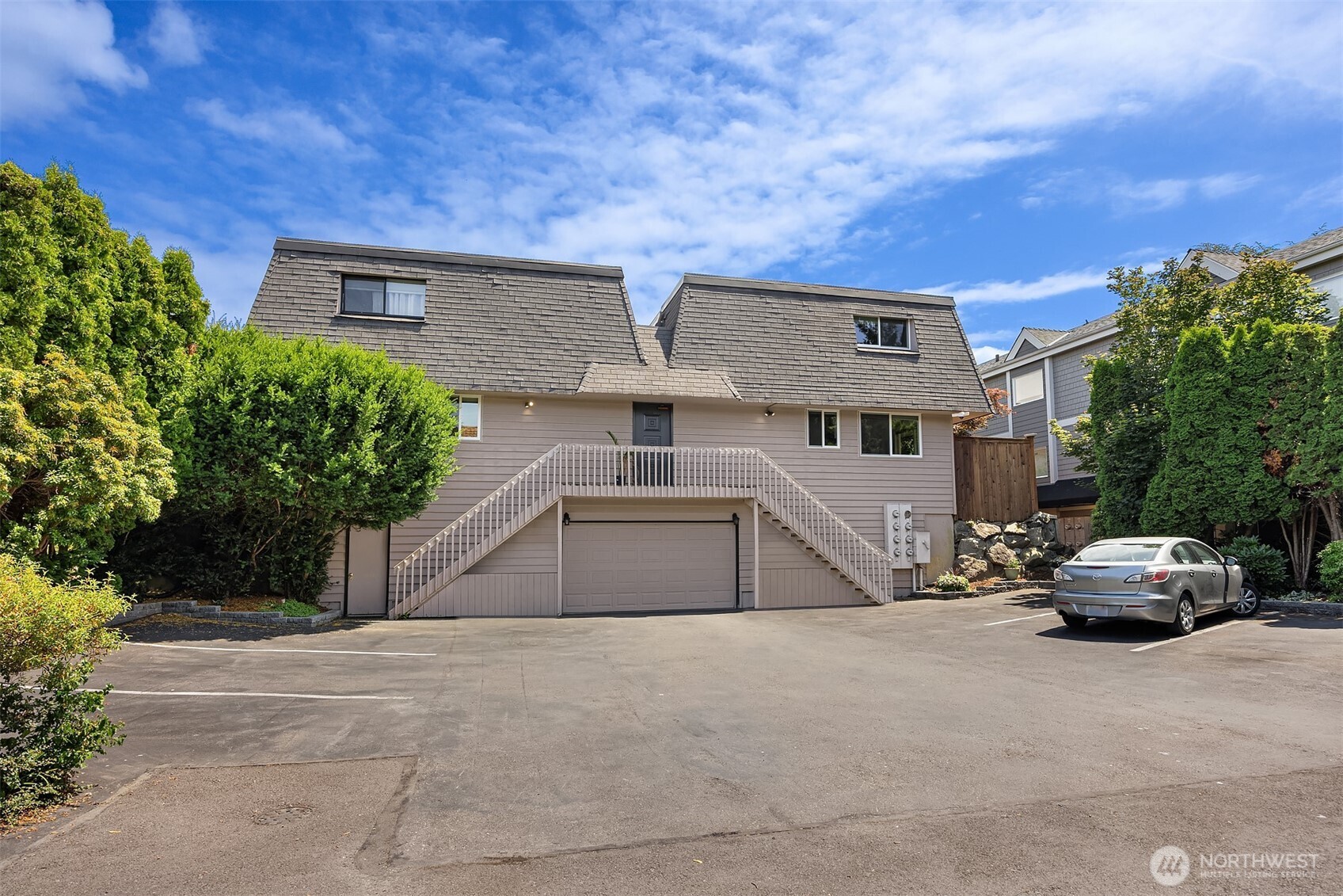 242 4th Avenue S Unit: 1