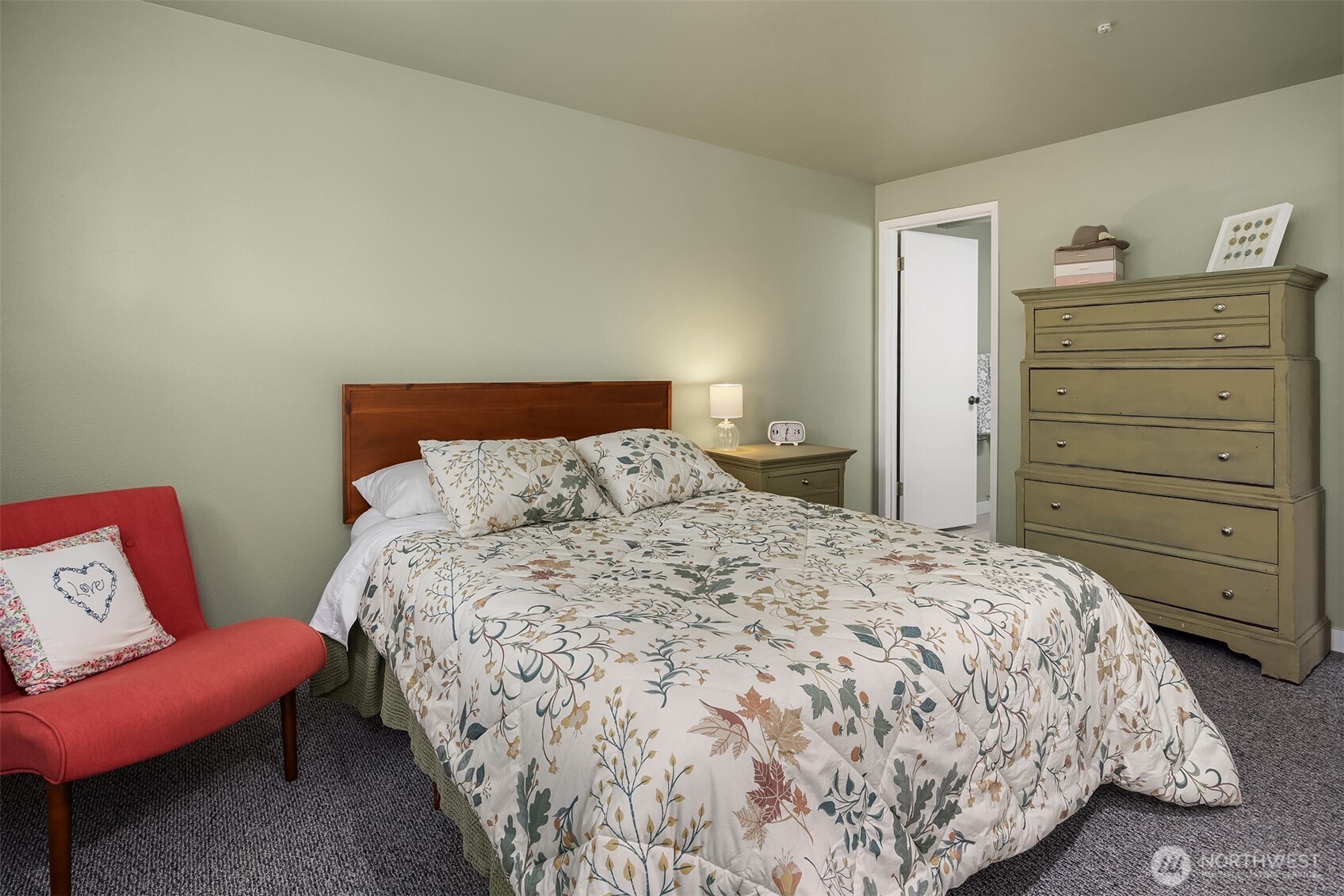 242 4th Avenue S Unit: 1