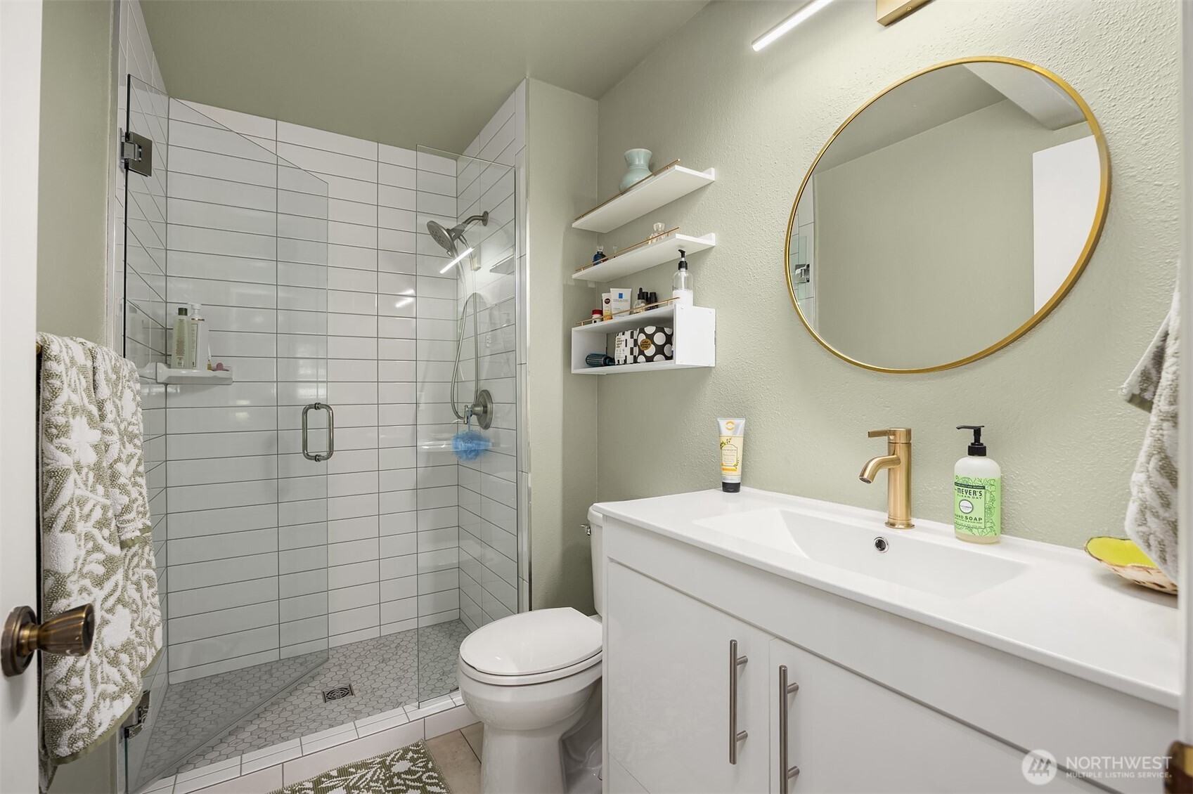 242 4th Avenue S Unit: 1
