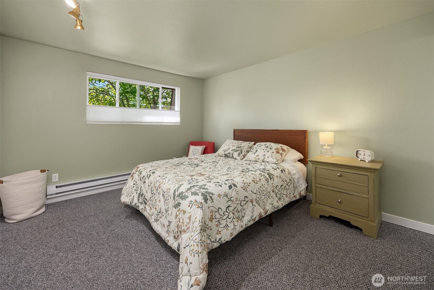 242 4th Avenue S Unit: 1