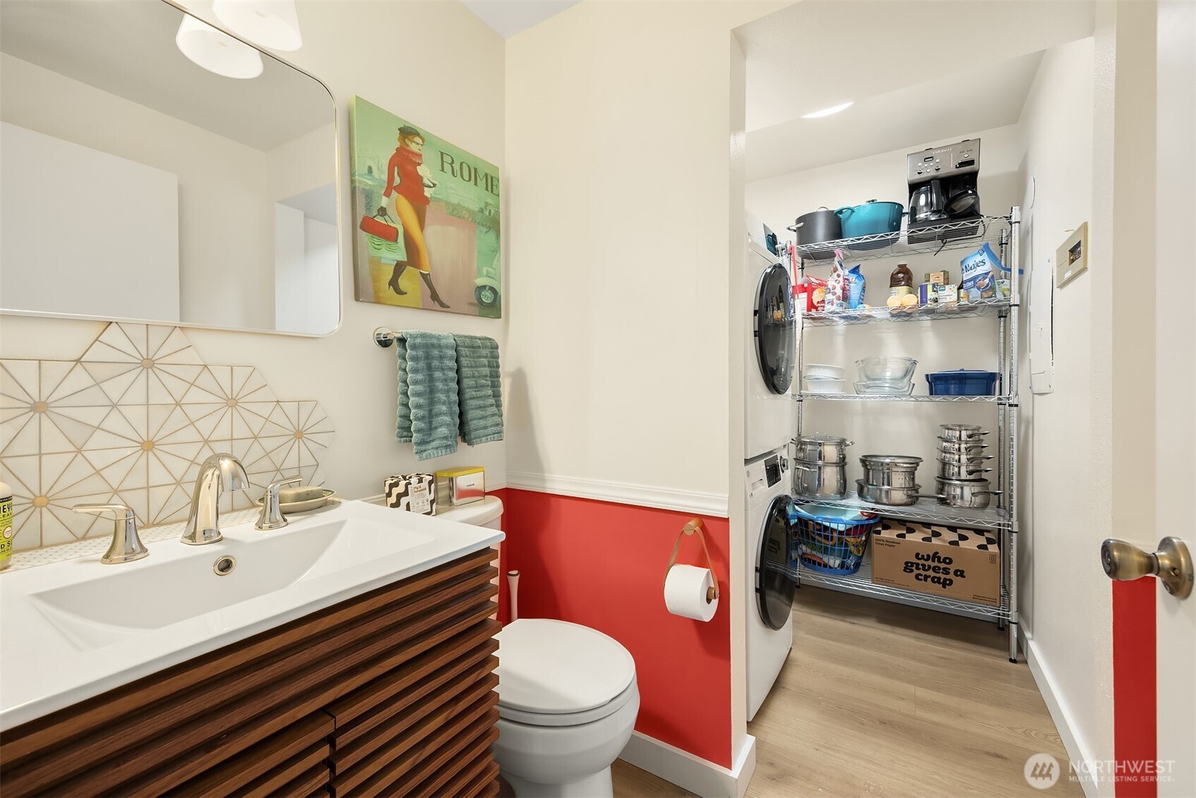242 4th Avenue S Unit: 1
