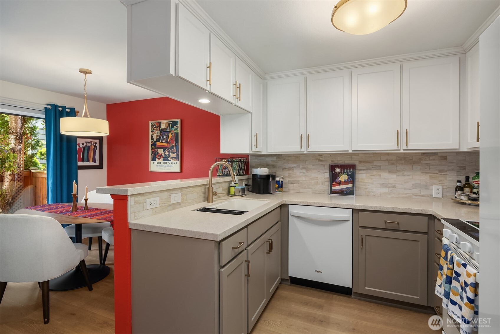 242 4th Avenue S Unit: 1