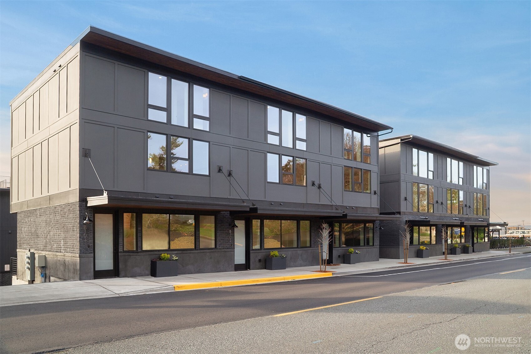 614 5th Avenue S Unit: B102