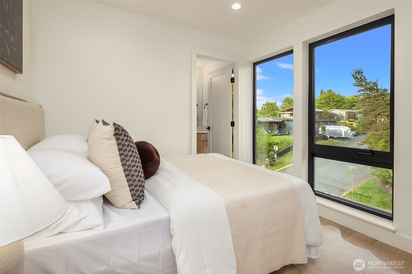 614 5th Avenue S Unit: B102