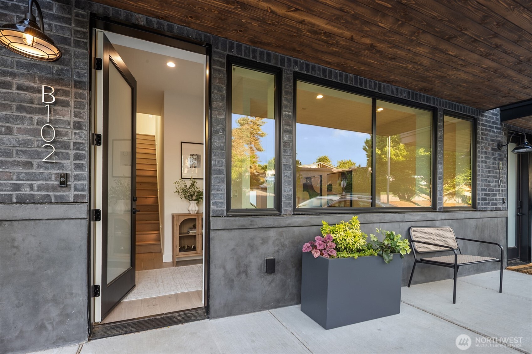 614 5th Avenue S Unit: B102