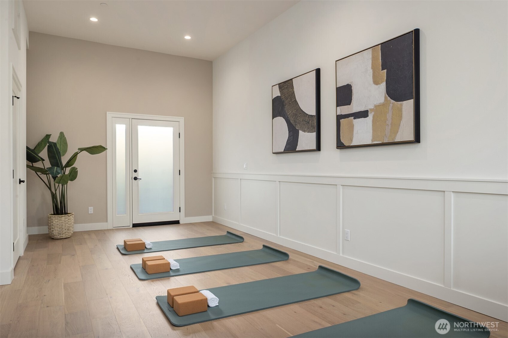 614 5th Avenue S Unit: B102