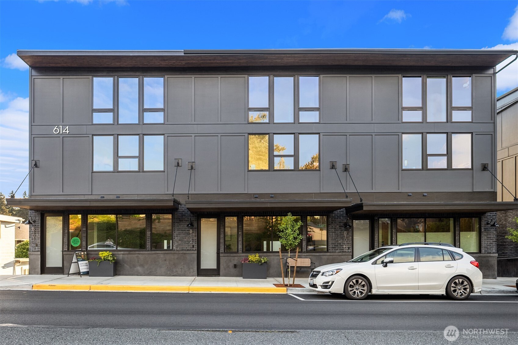 614 5th Avenue S Unit: B102