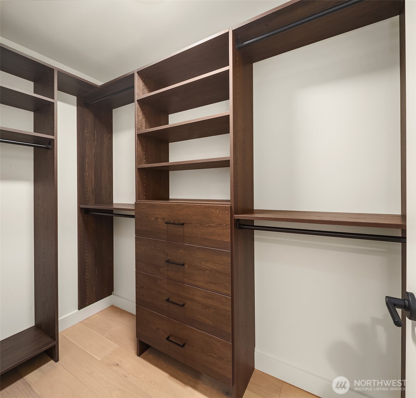 614 5th Avenue S Unit: B102