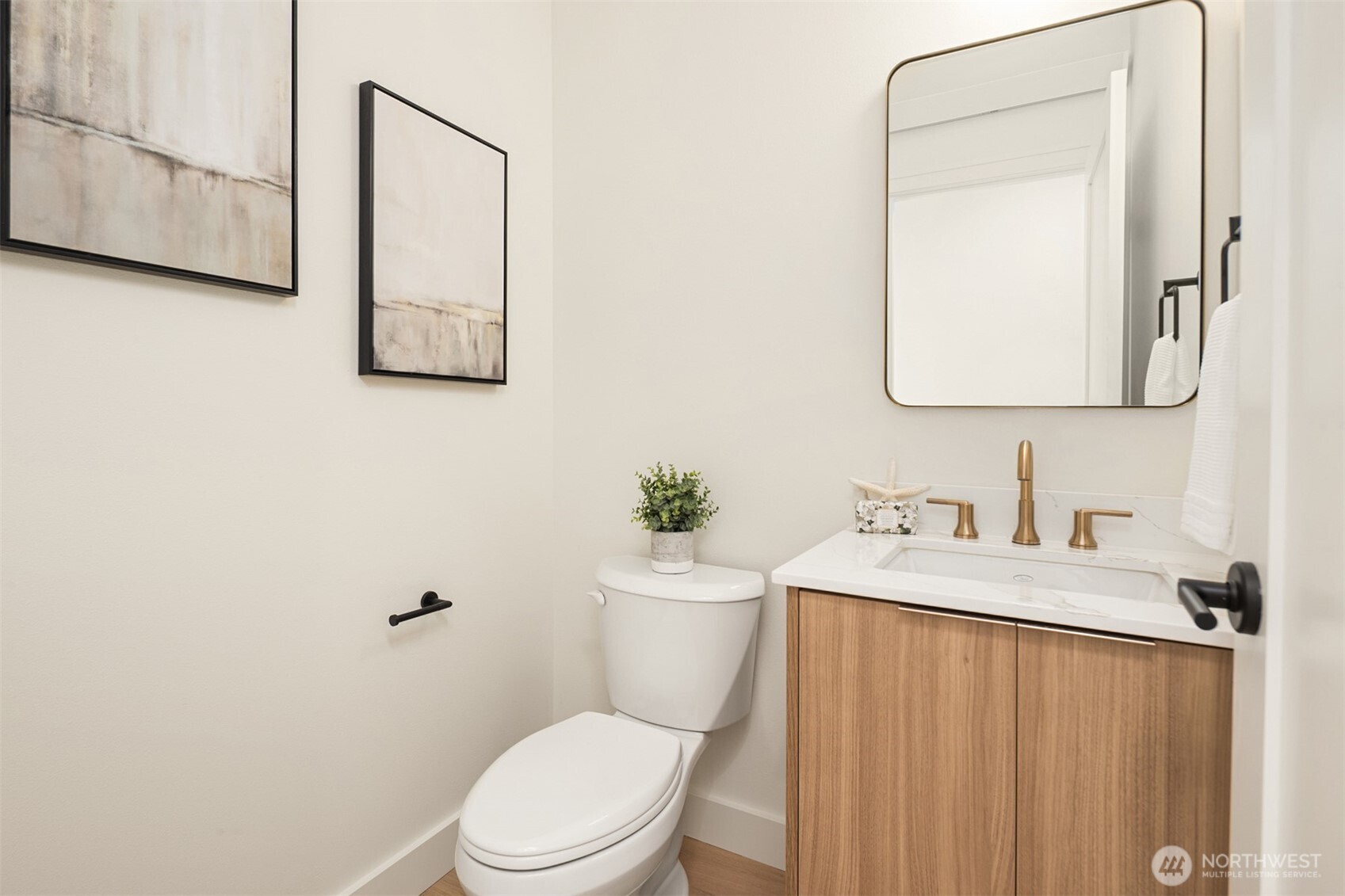 614 5th Avenue S Unit: C108