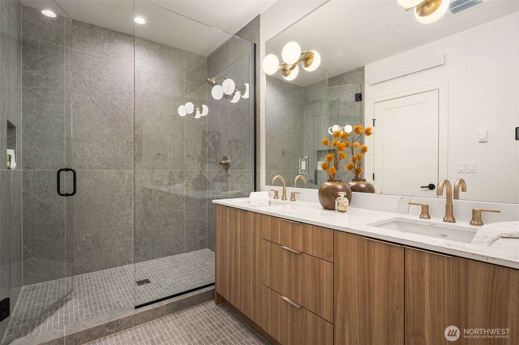 614 5th Avenue S Unit: C108
