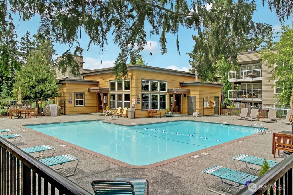 23015 Edmonds Way Unit: A110