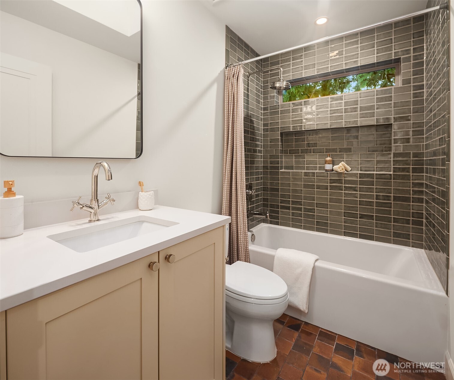 22706 92nd Avenue W Unit: B