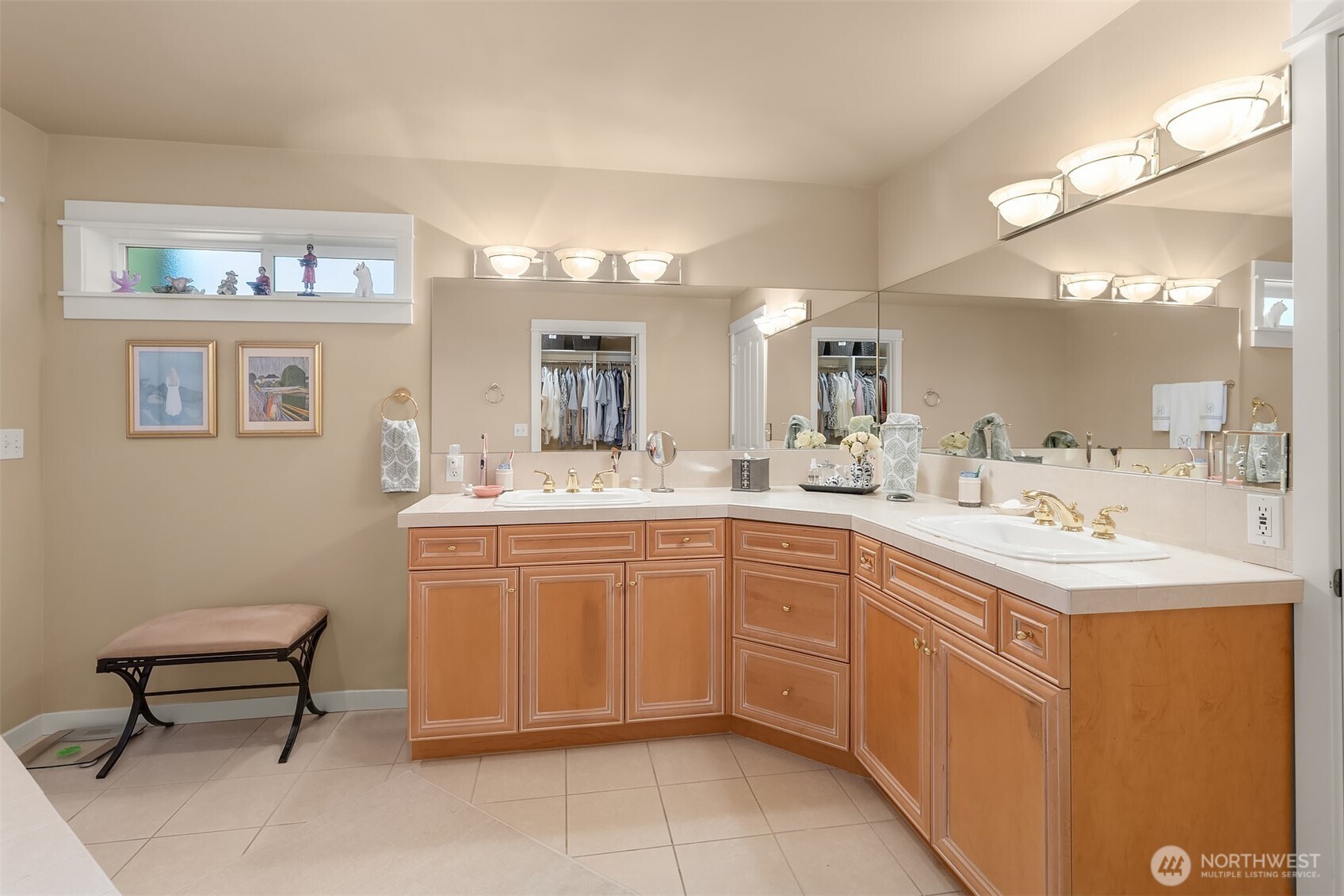 239 4th Avenue S Unit: 202