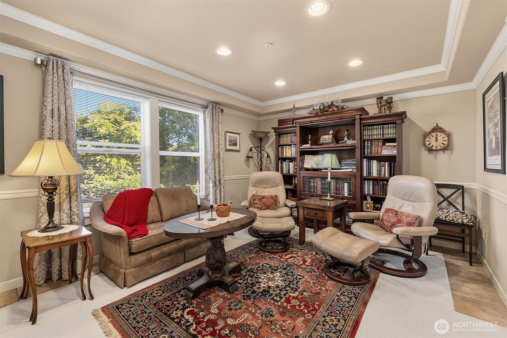 239 4th Avenue S Unit: 202