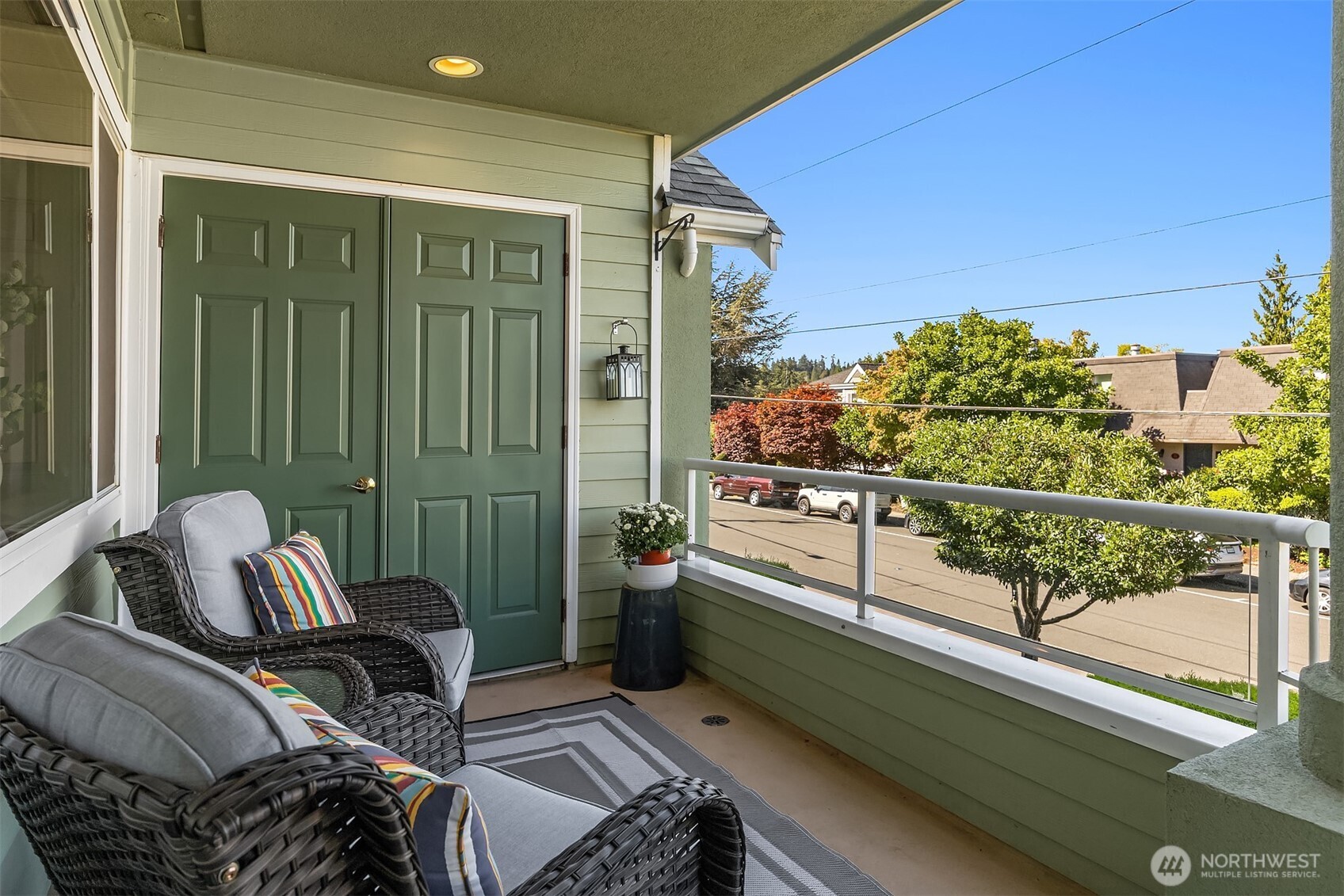 239 4th Avenue S Unit: 202