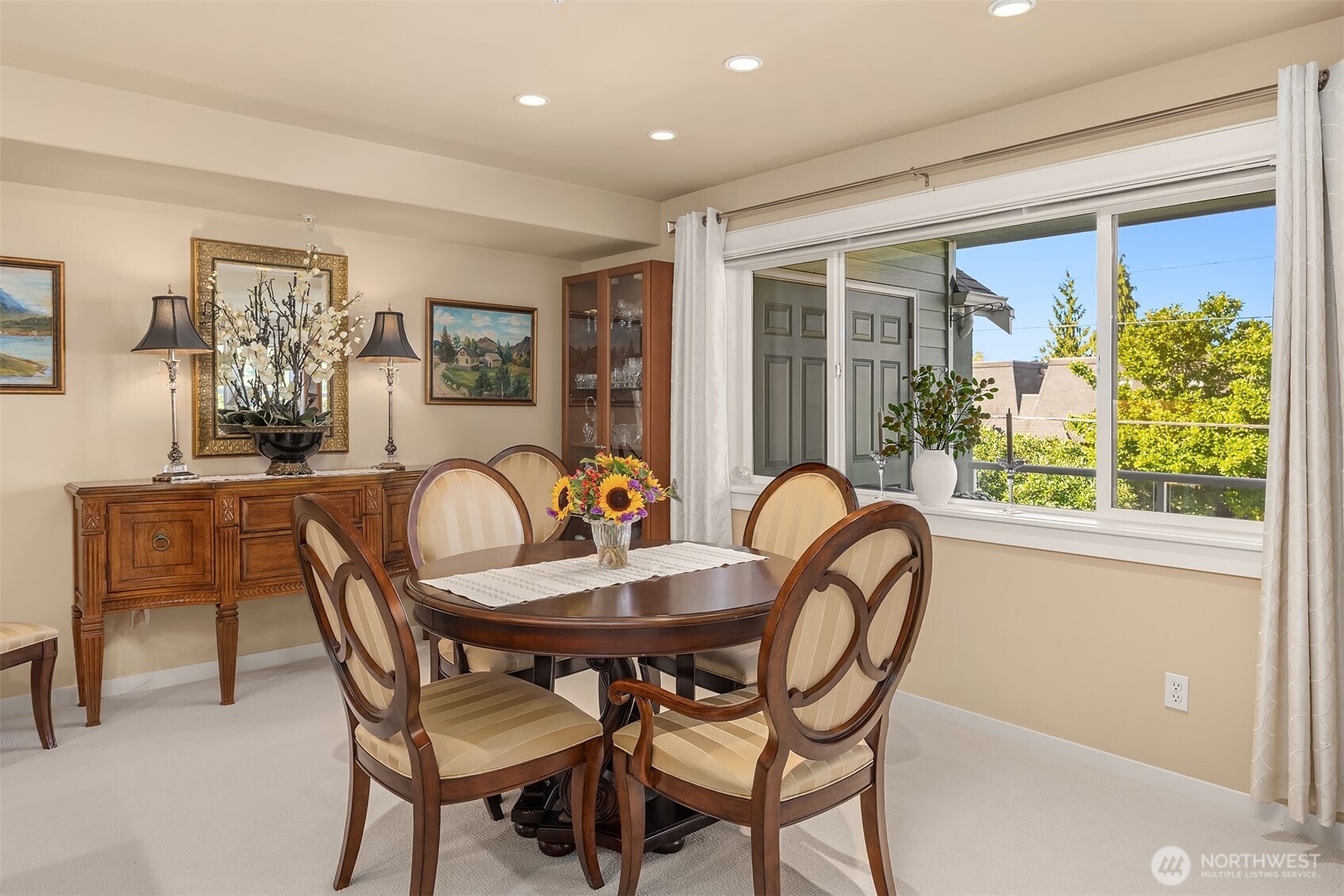 239 4th Avenue S Unit: 202
