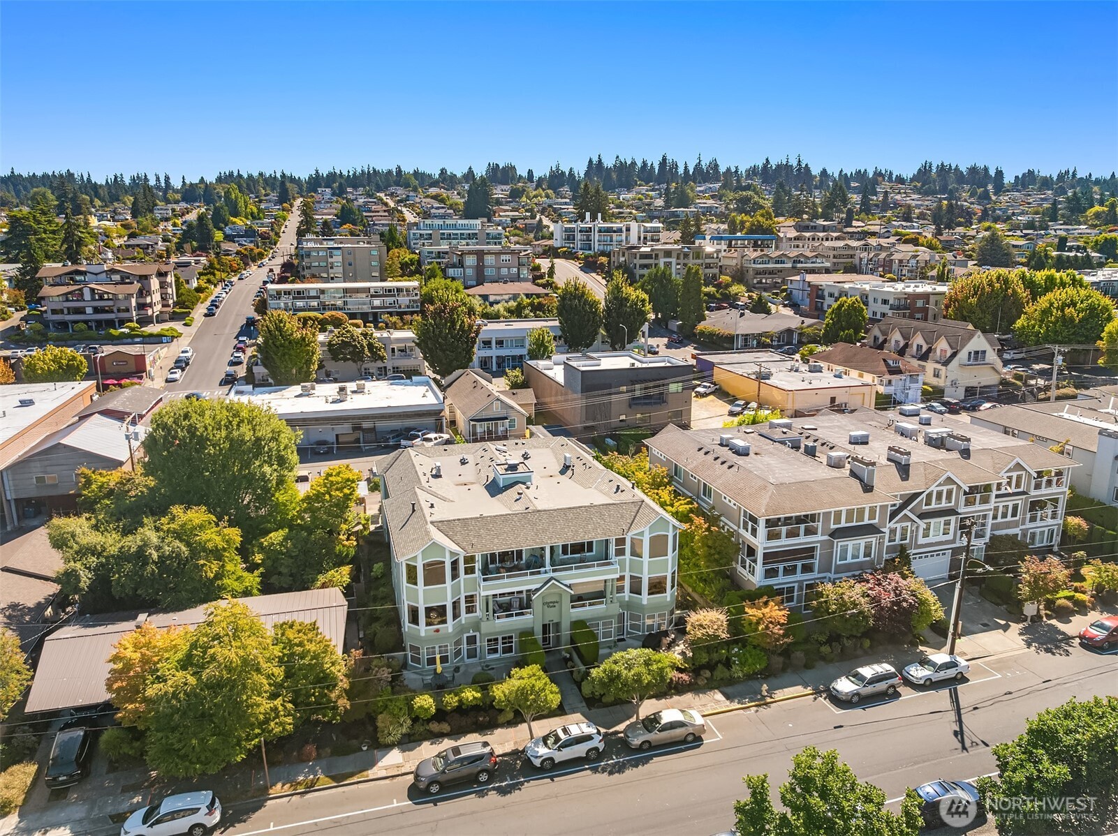 239 4th Avenue S Unit: 202