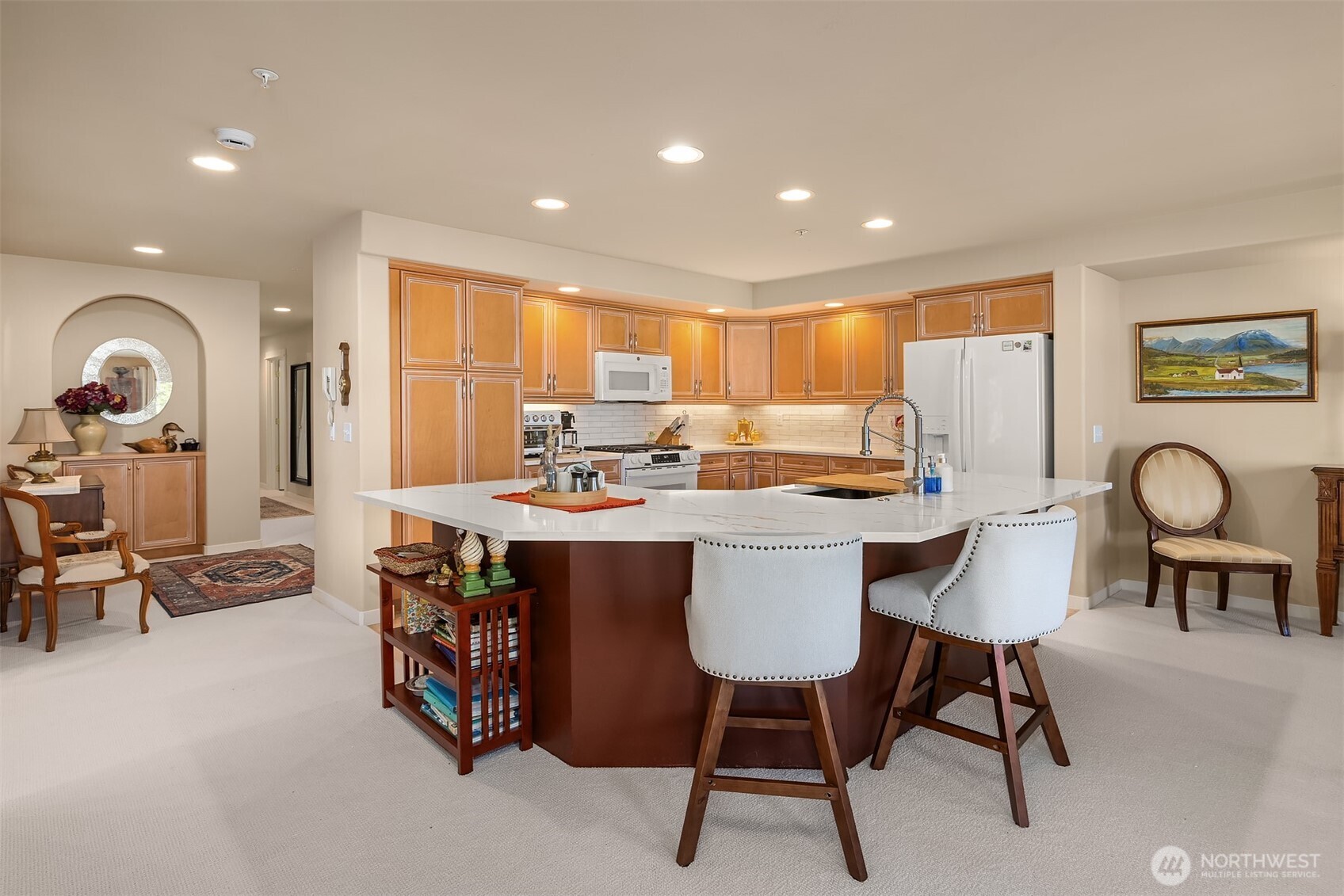 239 4th Avenue S Unit: 202