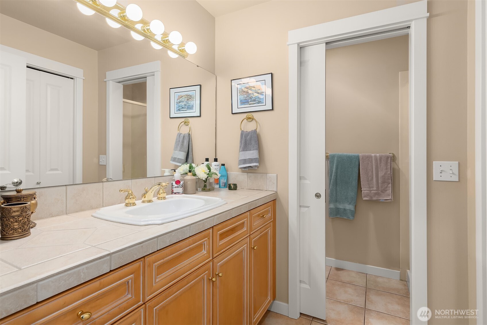 239 4th Avenue S Unit: 202