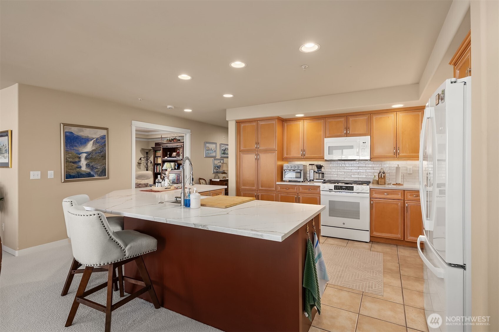 239 4th Avenue S Unit: 202