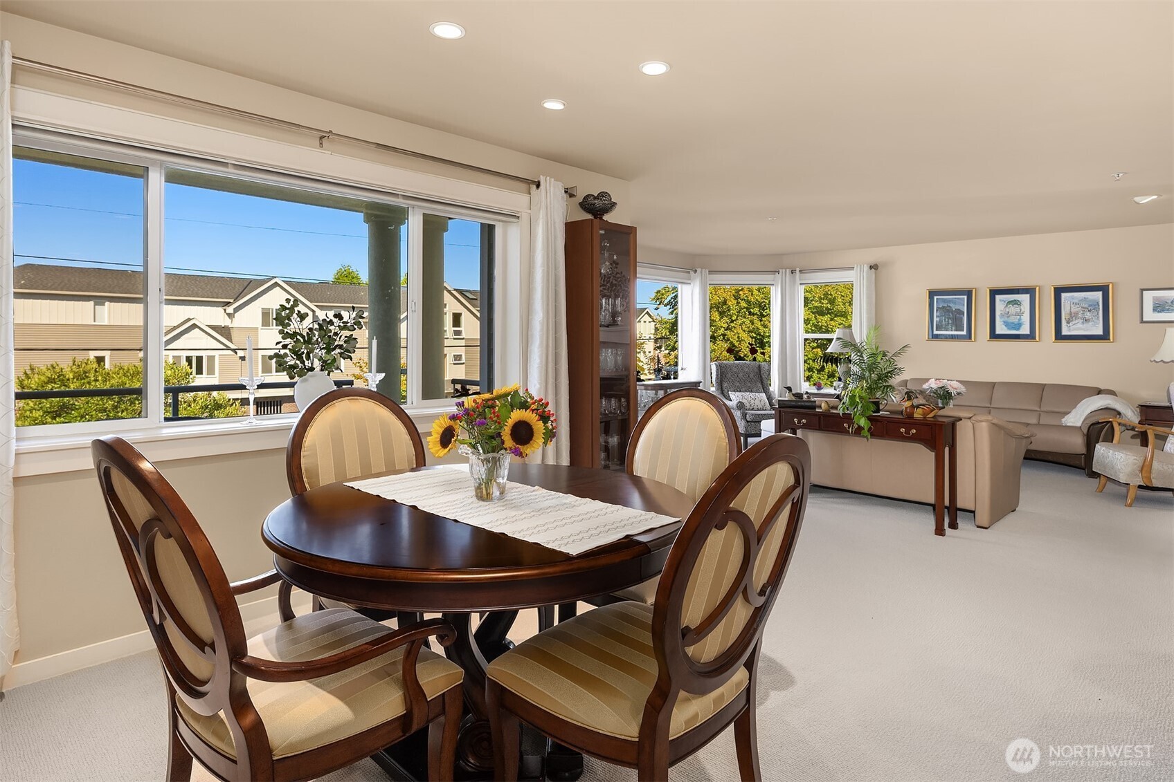 239 4th Avenue S Unit: 202