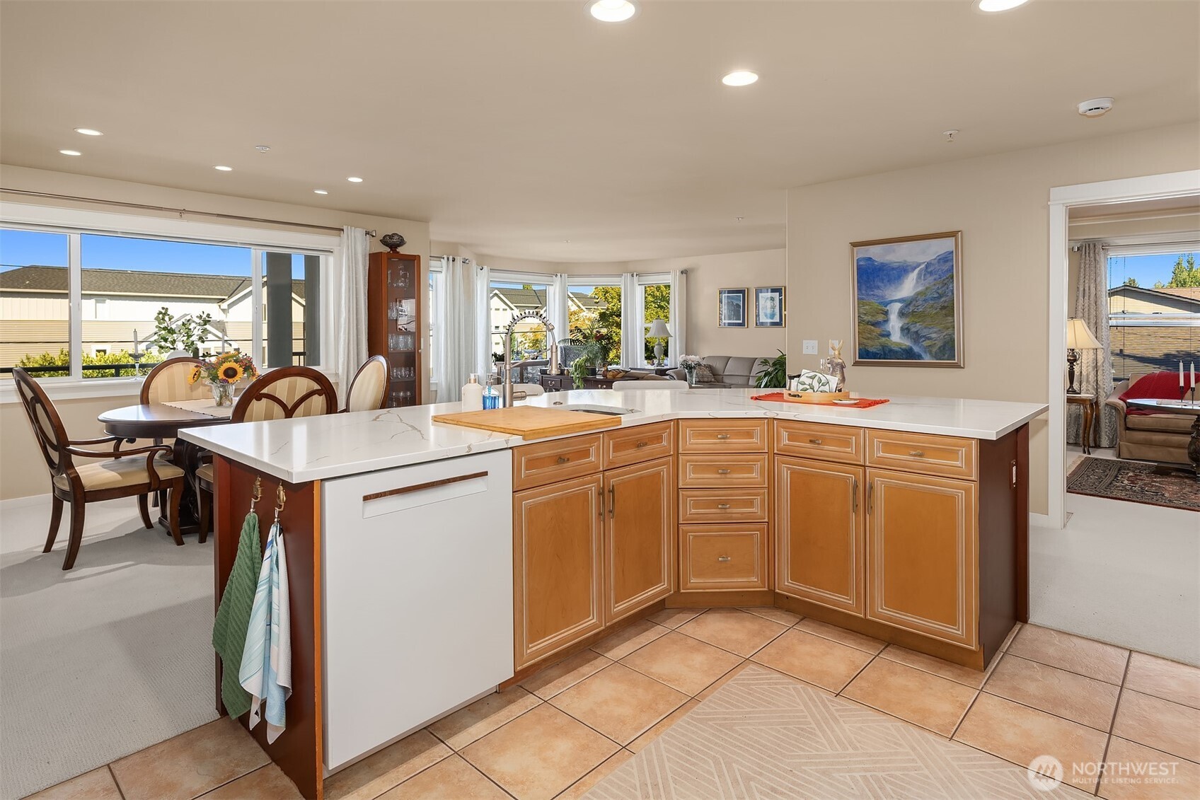 239 4th Avenue S Unit: 202