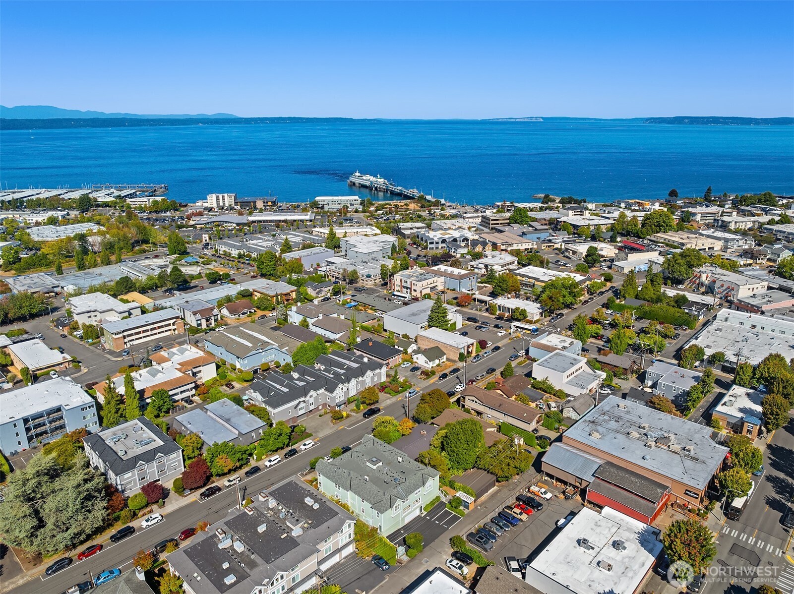 239 4th Avenue S Unit: 202