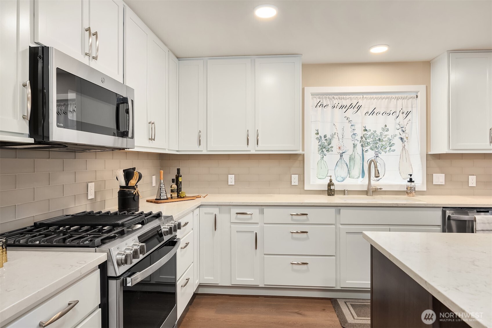550 Paradise Lane Unit: B201