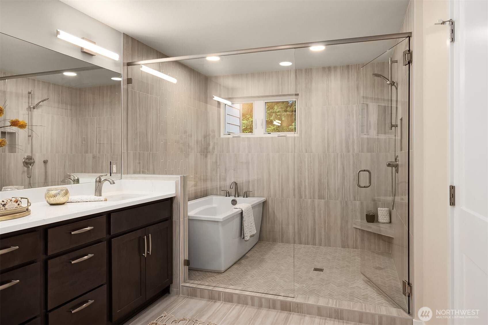 550 Paradise Lane Unit: B201