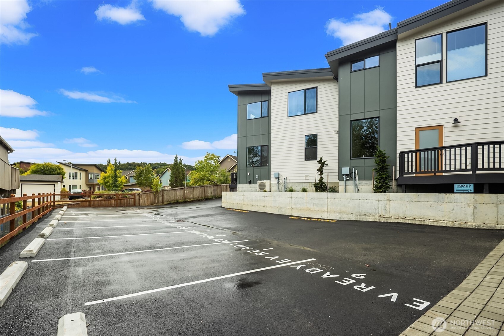 3007 S Dakota St
