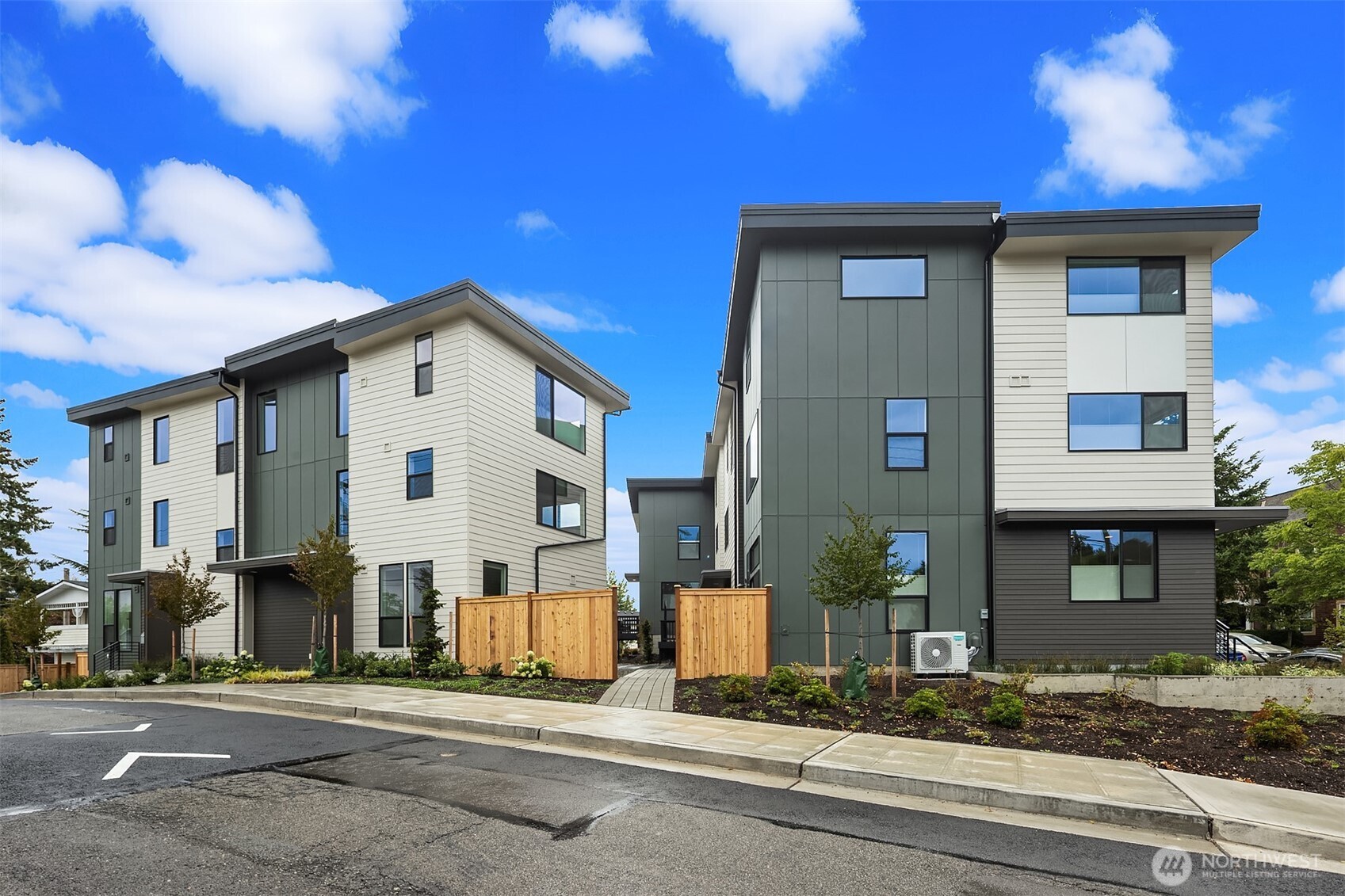 3007 S Dakota St