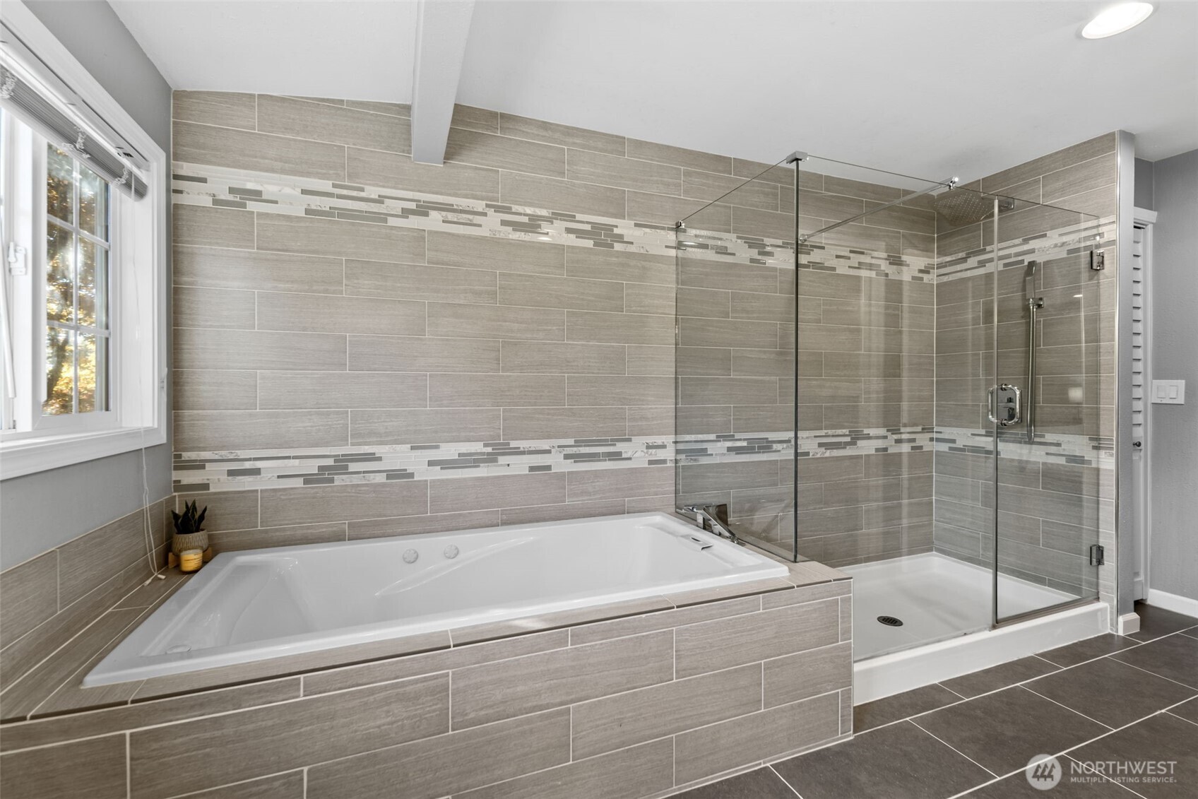 618 NW 163rd Street