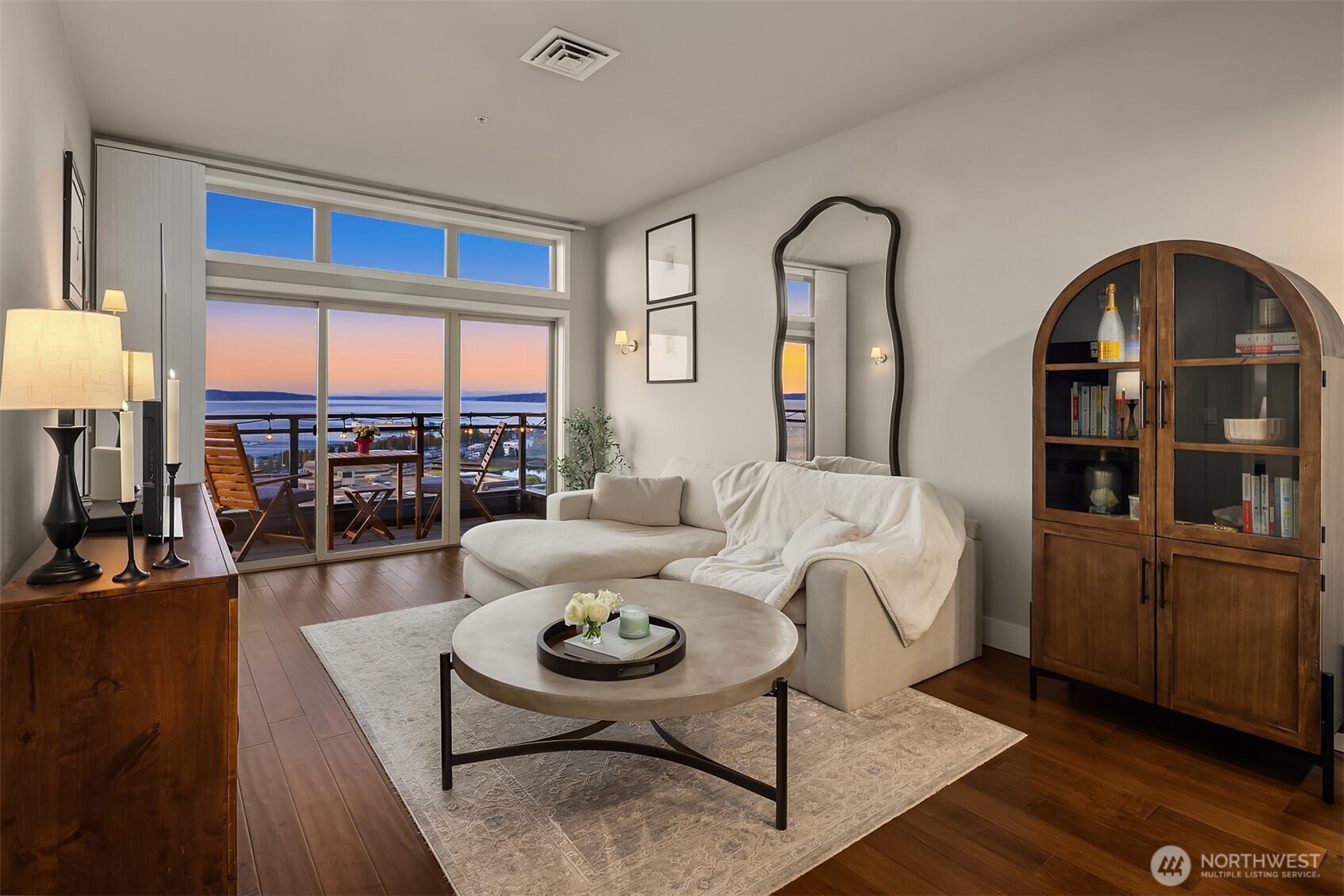 50 Pine Street Unit: 509