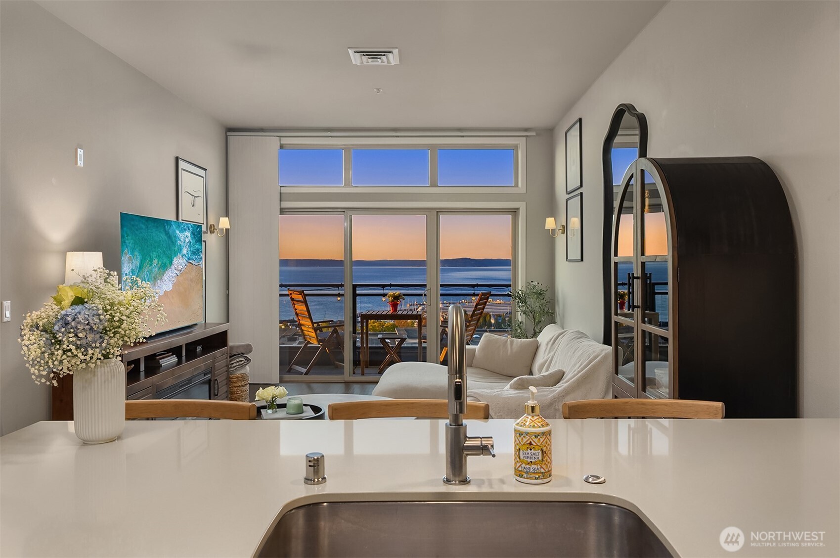 50 Pine Street Unit: 509