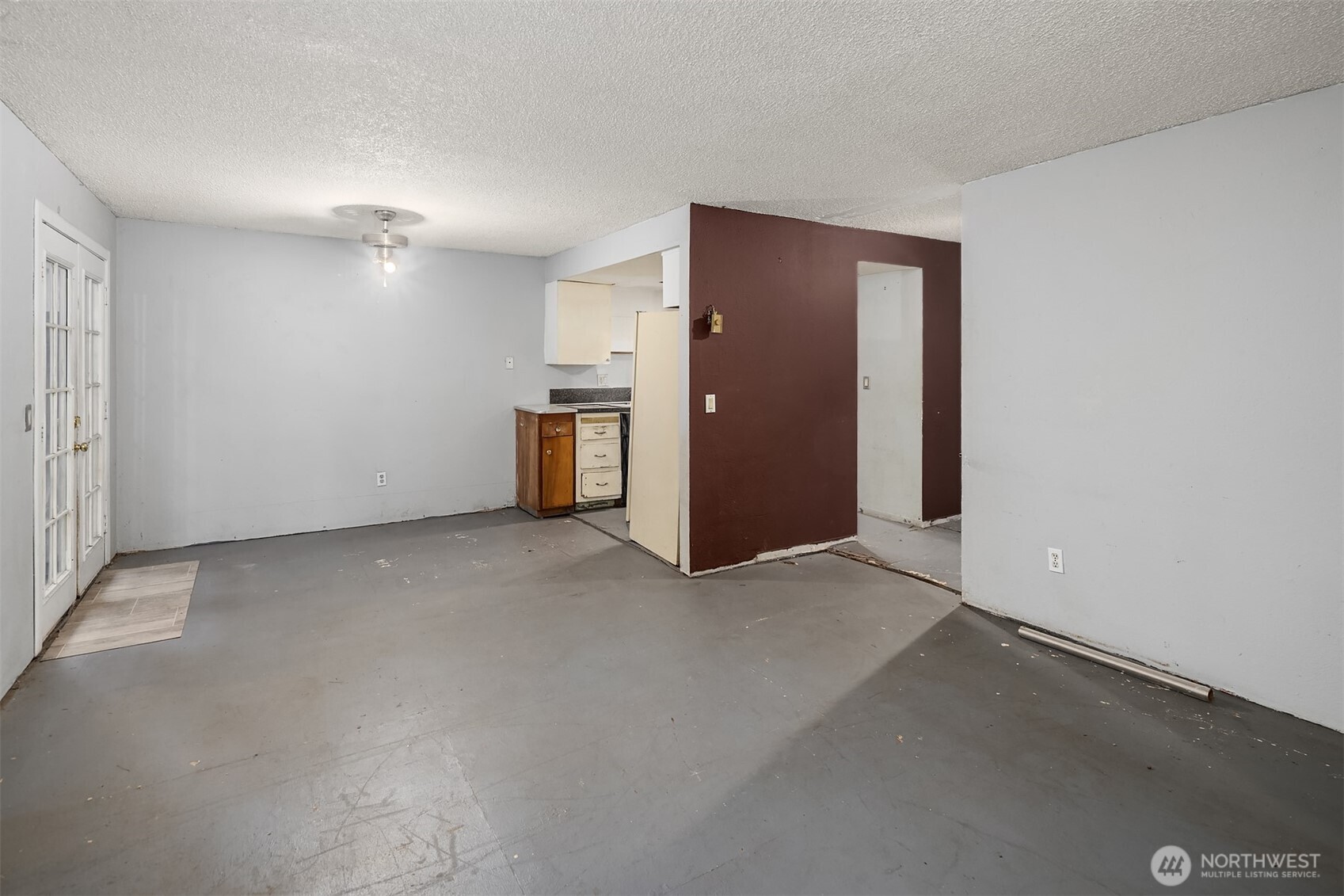 6107 Kenwood Drive