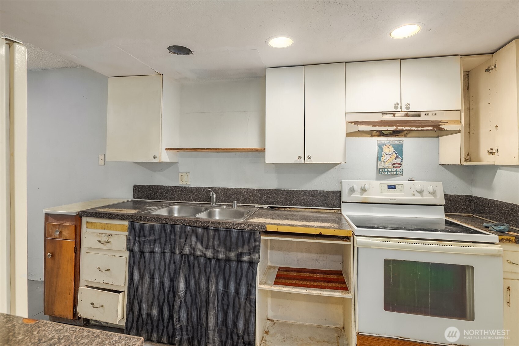 6107 Kenwood Drive