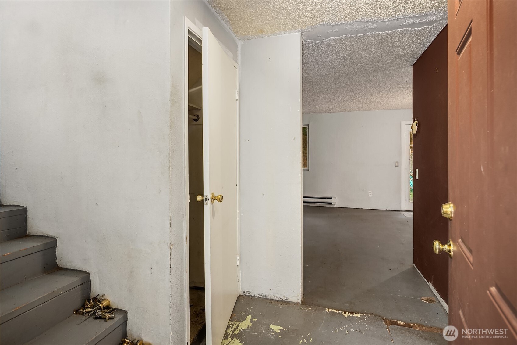 6107 Kenwood Drive