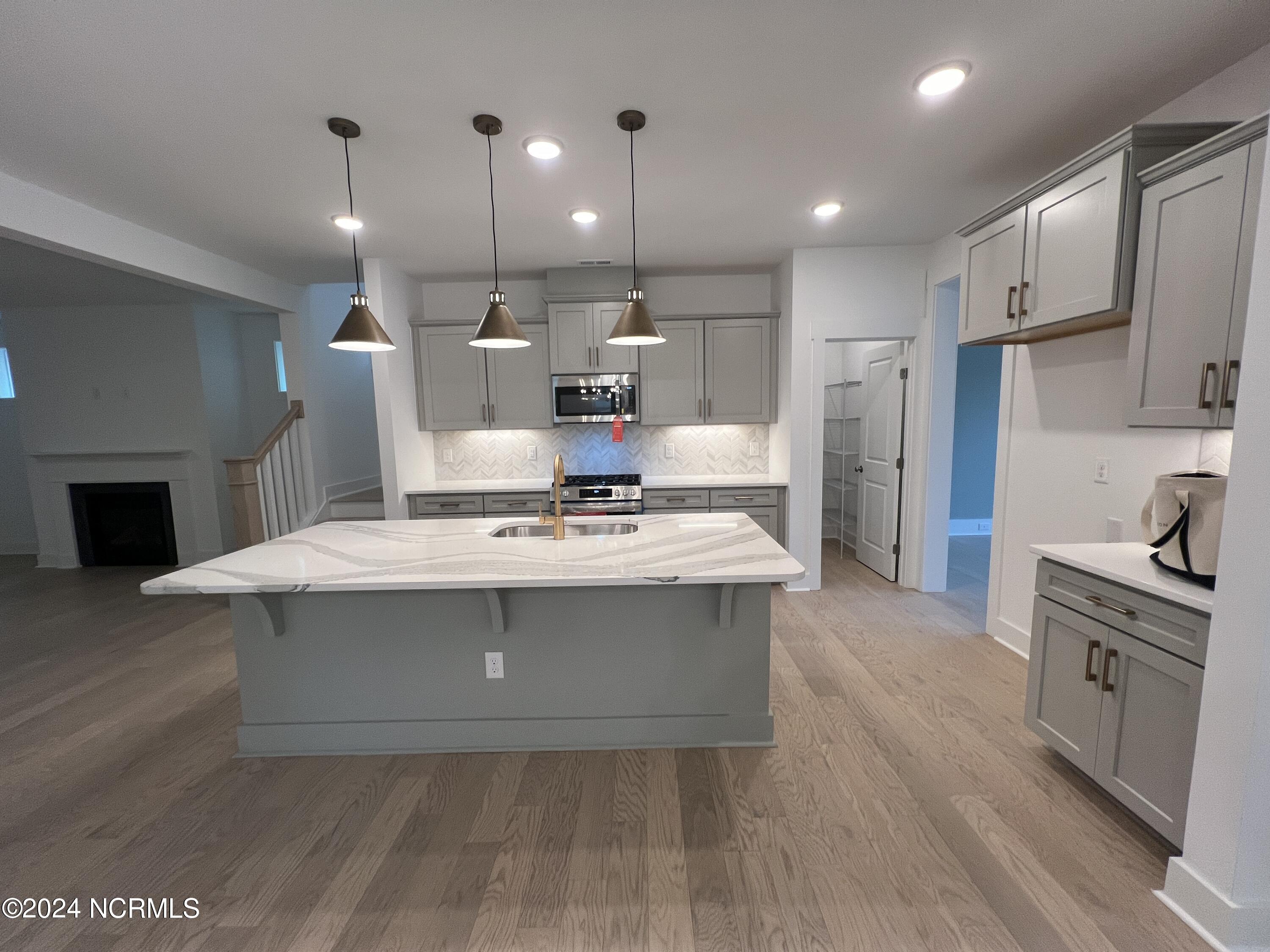 4025 Watersail Drive, 128