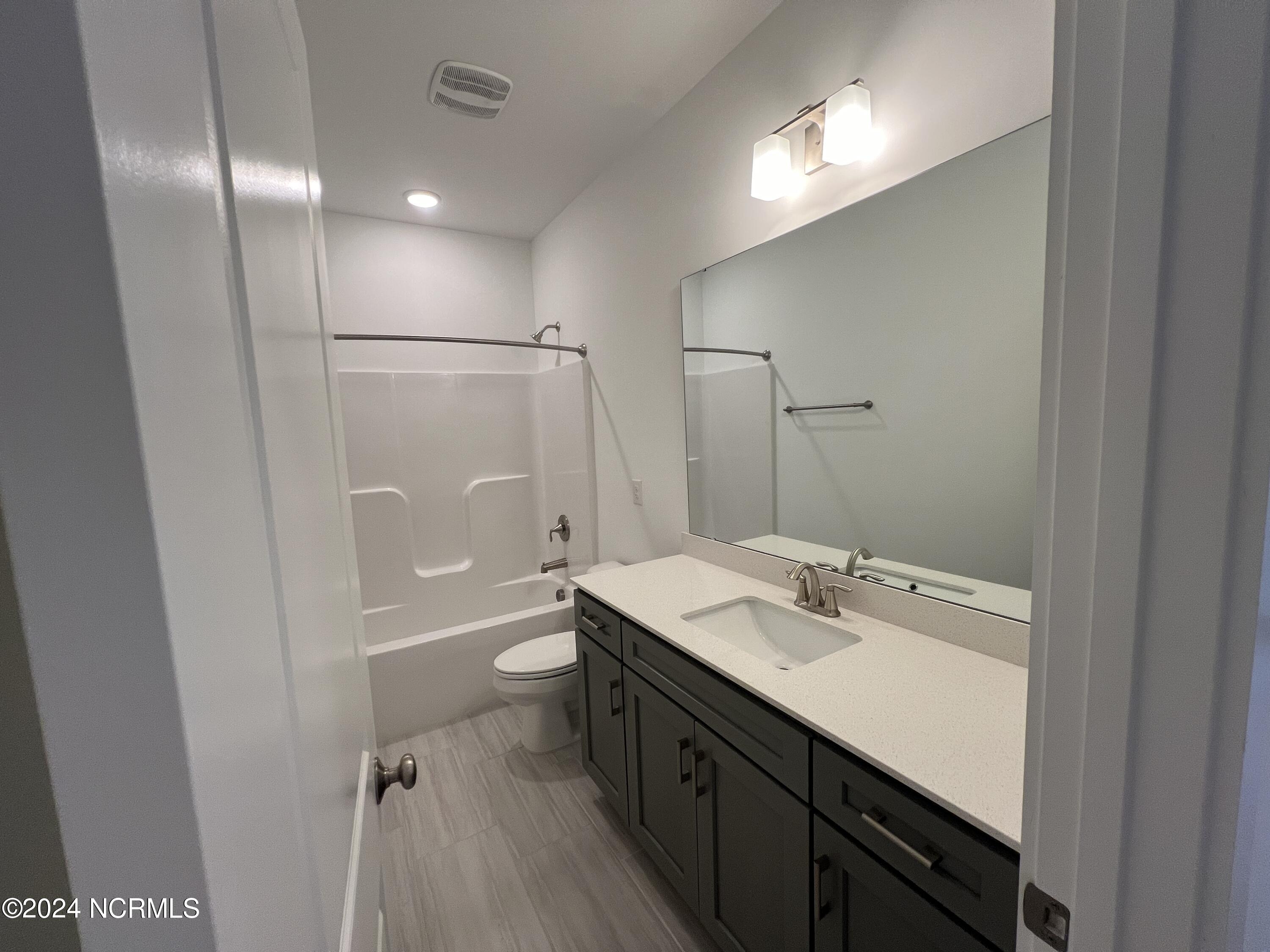 4025 Watersail Drive, 128