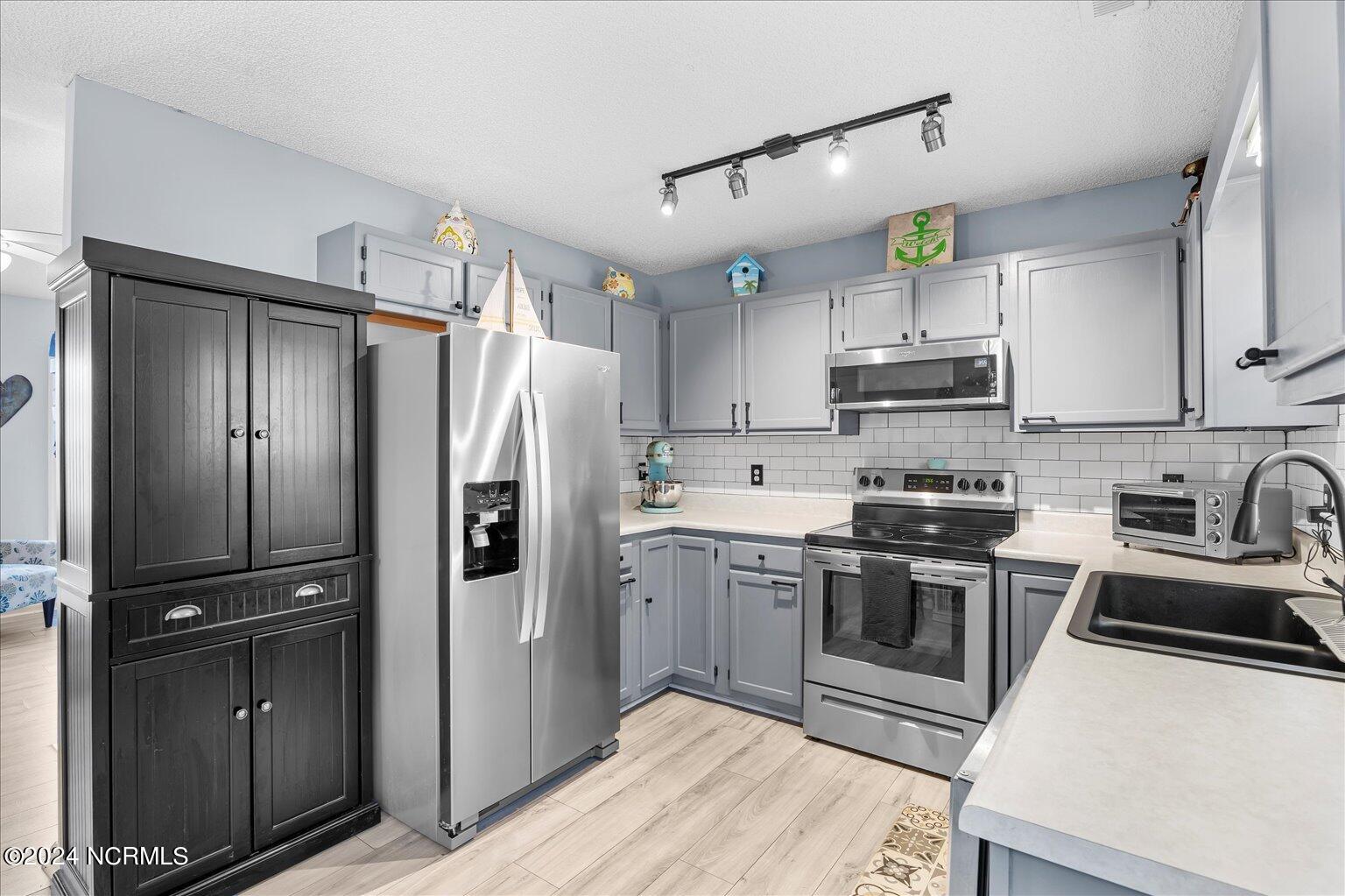 2403 Bloomsbury Court