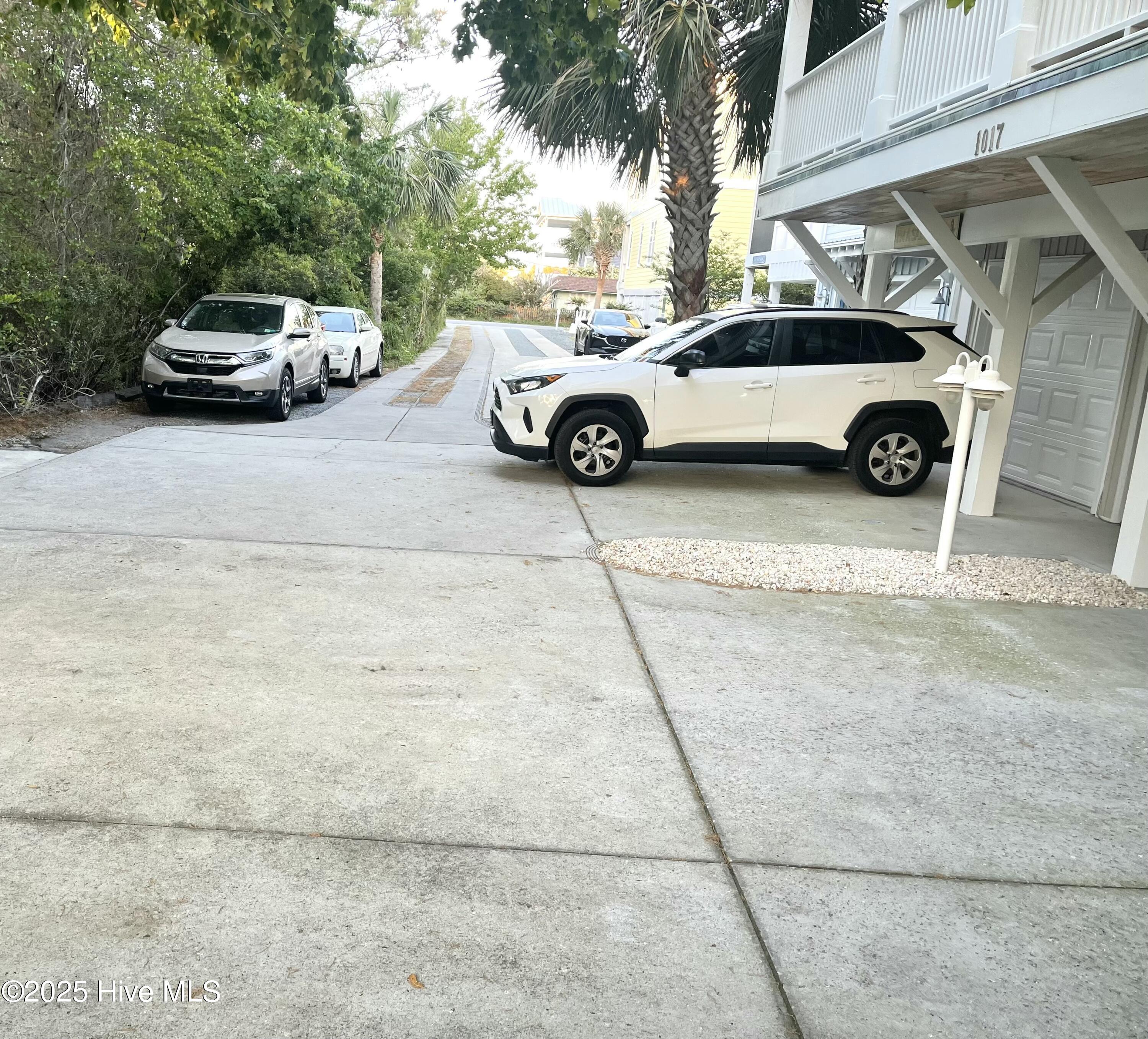 1017 Trout Lane, Unit B