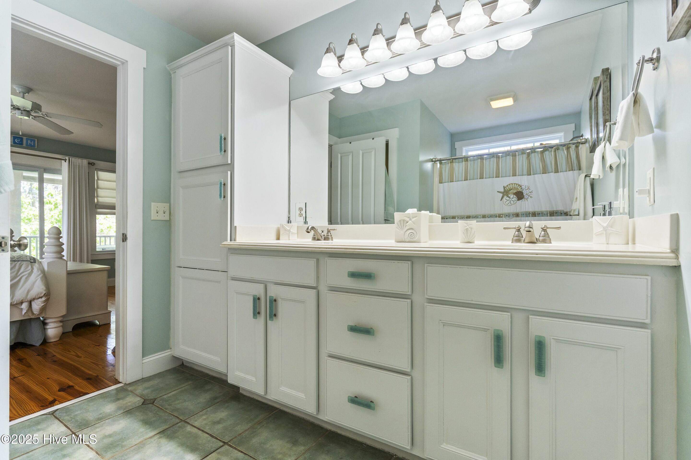 1017 Trout Lane, Unit B